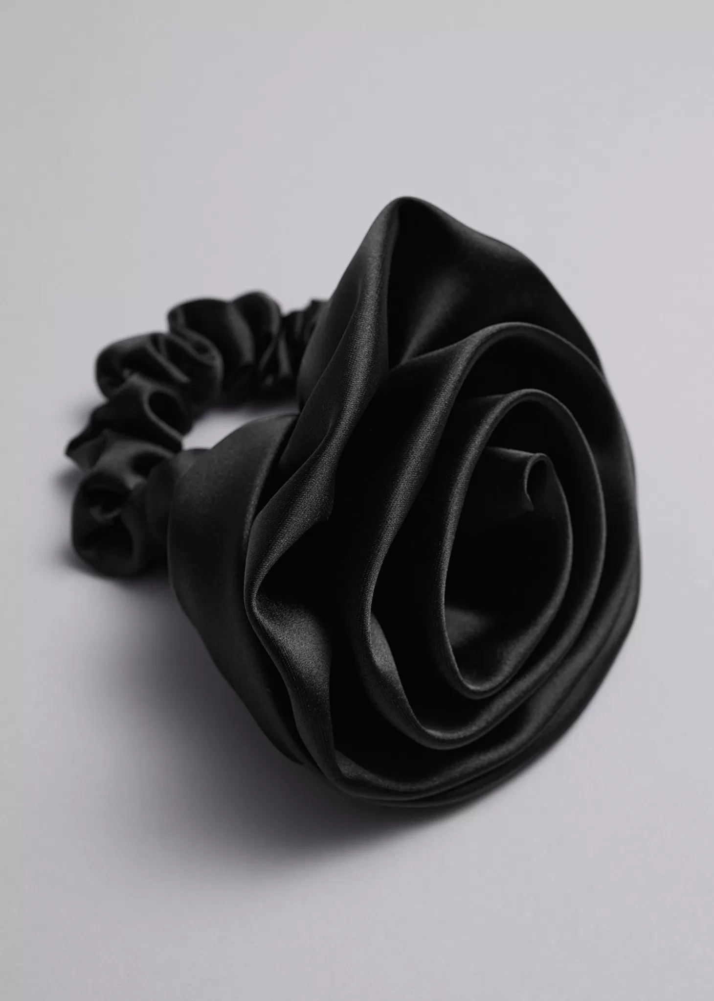 Cheap & Other Stories Satin Rose Scrunchie Sort