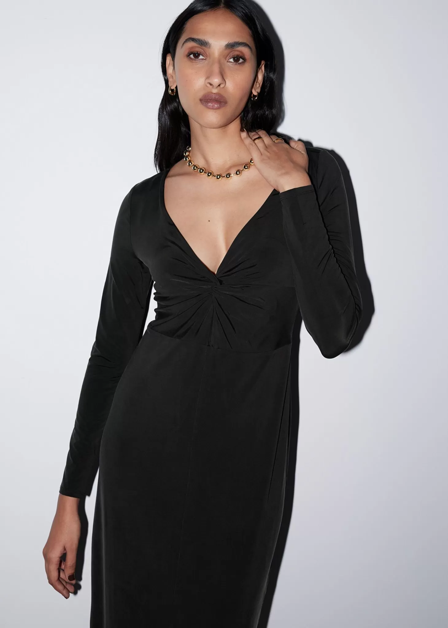 Discount & Other Stories Twist-Detaljeret Midikjole Sort