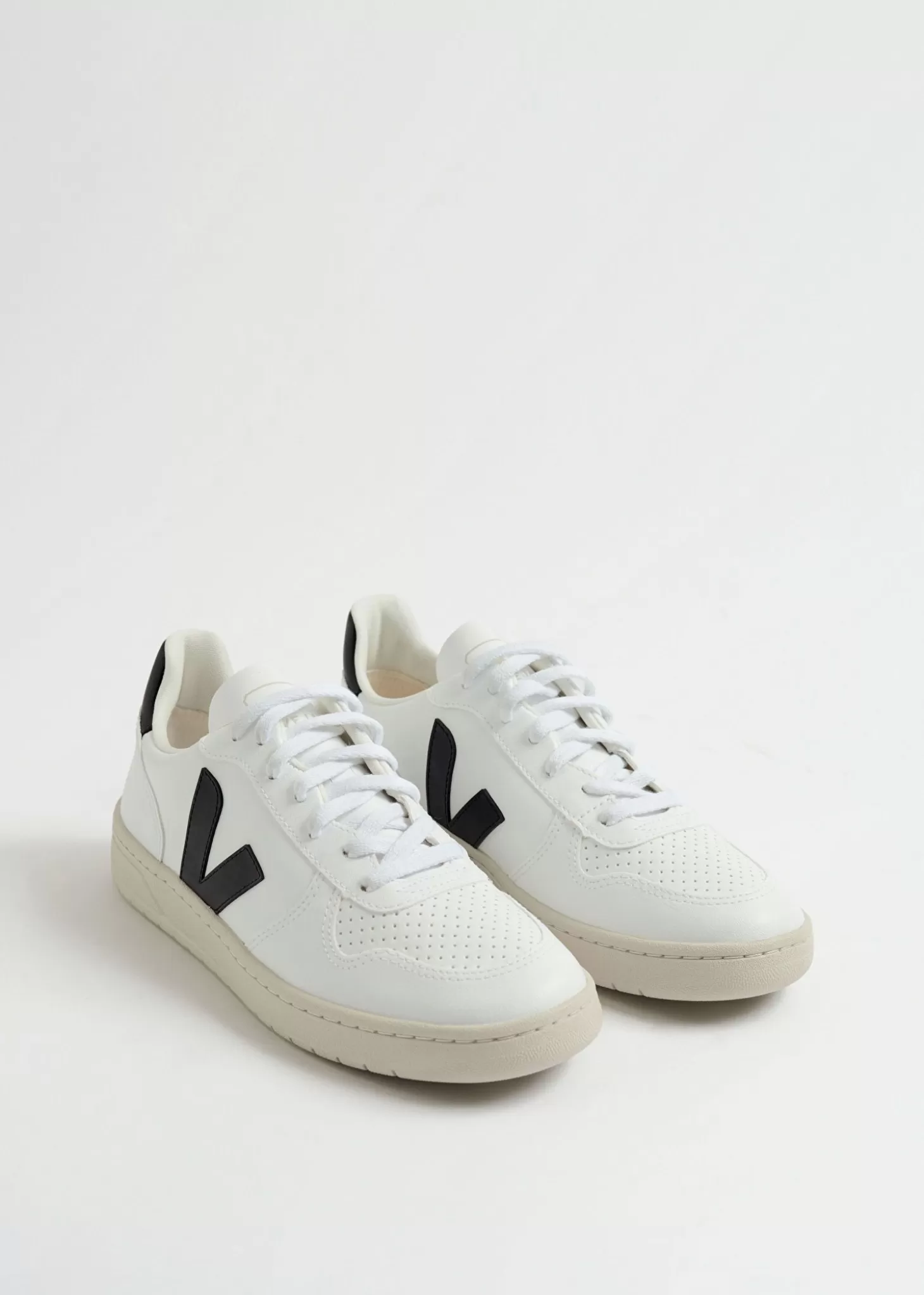 Online & Other Stories Veja V-10 Veganske Sneakers Hvid