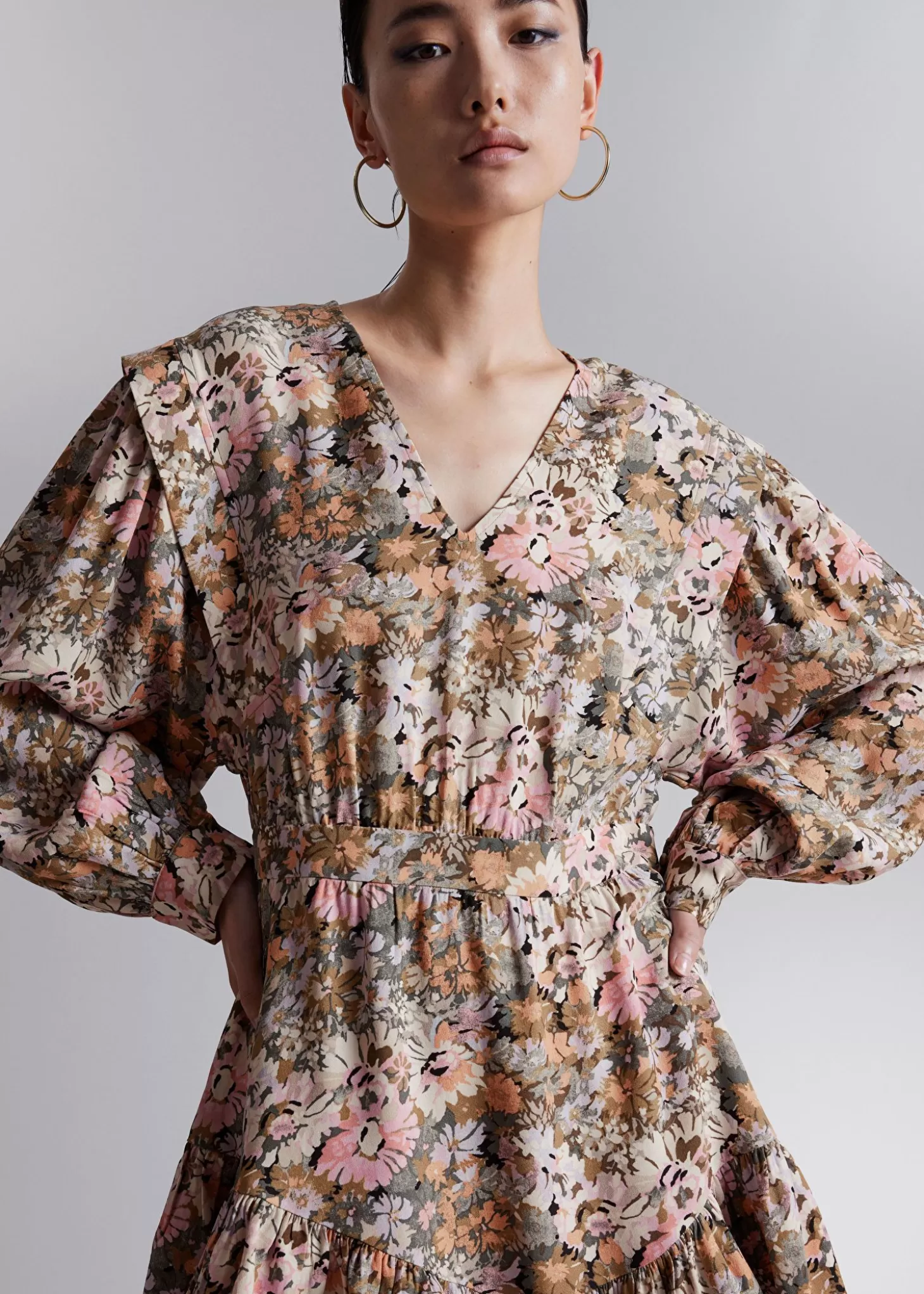 Flash Sale & Other Stories Voluminos V-Cut Mini Kjole Pink/Hvid/Beige